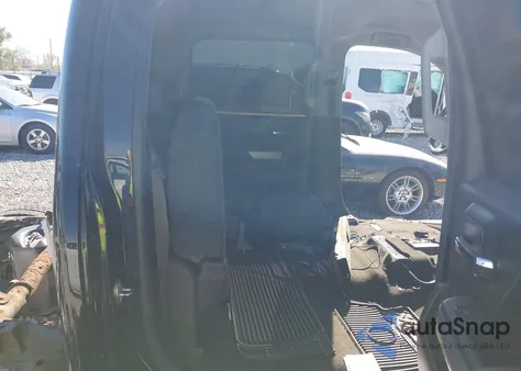 2015 Chevrolet Silverado 1500 2Lt z USA, uszkodzony, nr VIN 3GCUKREC5FG232763